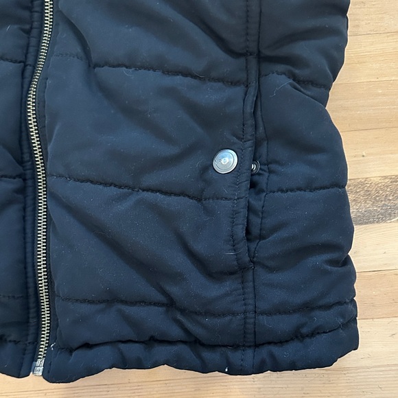 Women’s Natural Reflections Black Quilted Vest, Size S - Picture 3 of 6